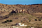 Marocco meridionale - Lungo la strada che da Tafraoute porta a Taroudannt. Il villaggio fortificato di Tizourgane.